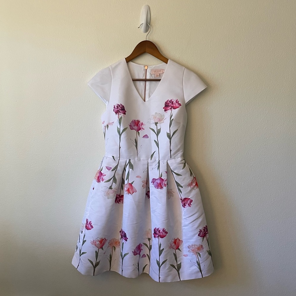 Ted Baker Callila Sketchbook White Dainty Floral Print Feminine VNeck Mini Dress